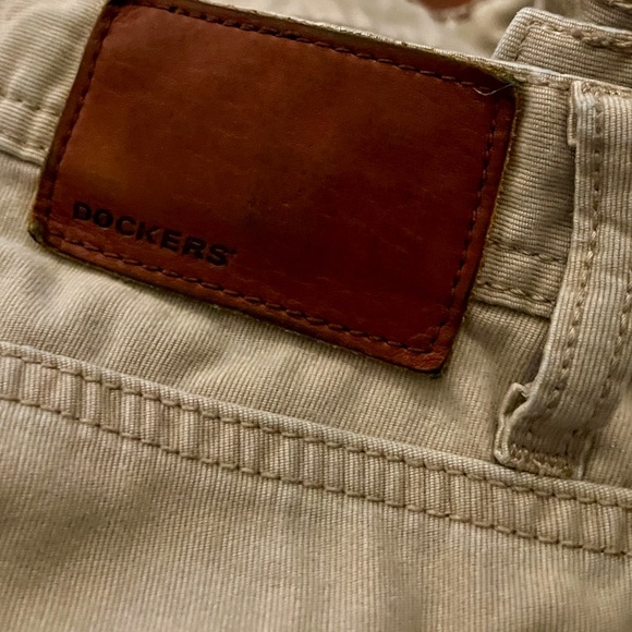 Wrangler Dri Fit Men’s pants sz 34/29 khaki, worn very little. Nice pants - Picture 4 of 6